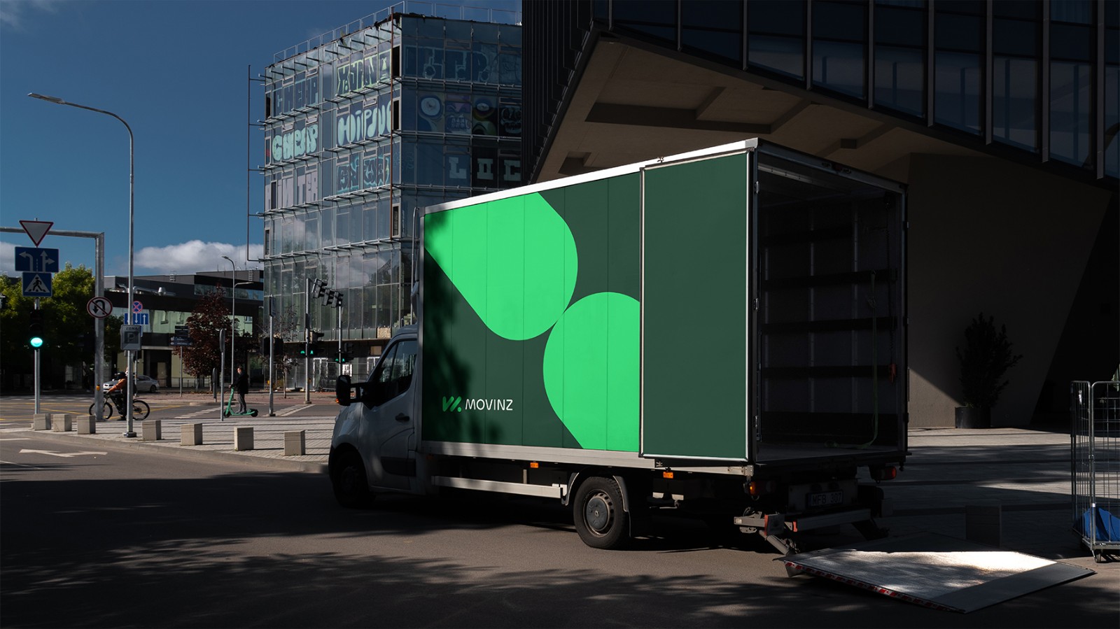 1737078188842624.jpg 1737078188842624.jpg